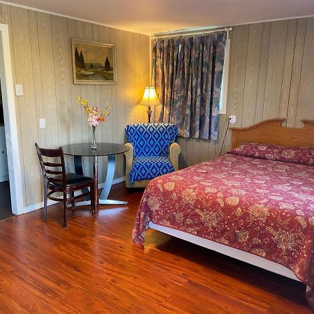 Motel Des Erables Coteau-du-Lac ภายนอก รูปภาพ