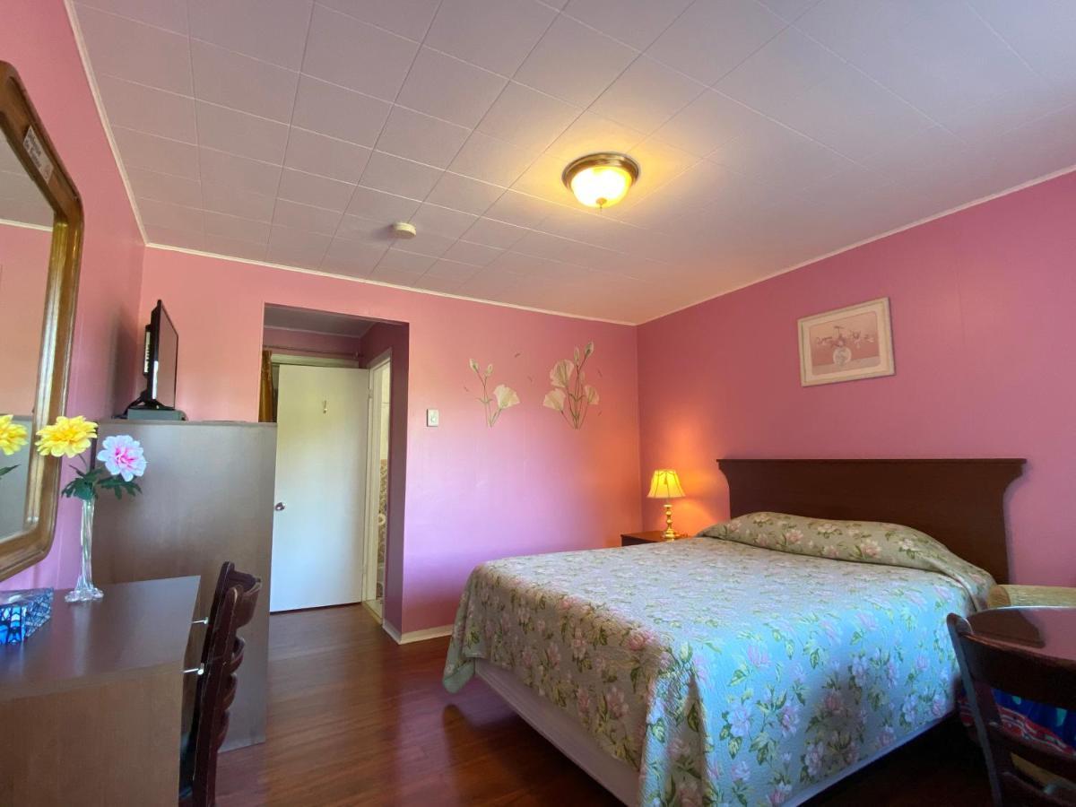 Motel Des Erables Coteau-du-Lac ภายนอก รูปภาพ