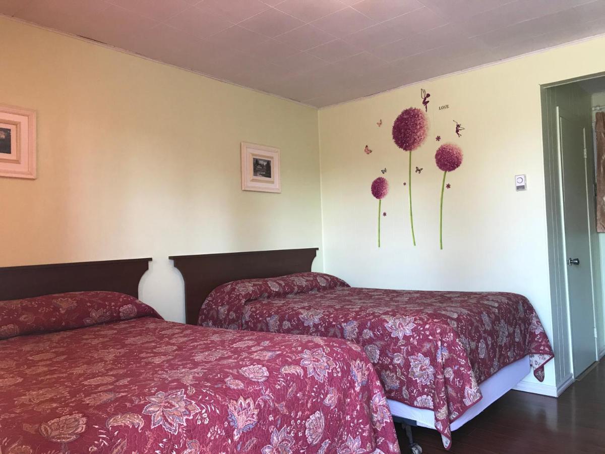 Motel Des Erables Coteau-du-Lac ภายนอก รูปภาพ