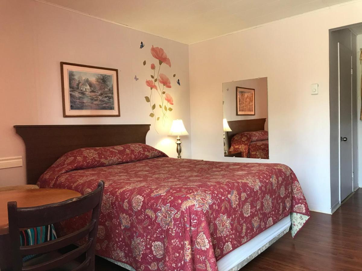 Motel Des Erables Coteau-du-Lac ภายนอก รูปภาพ