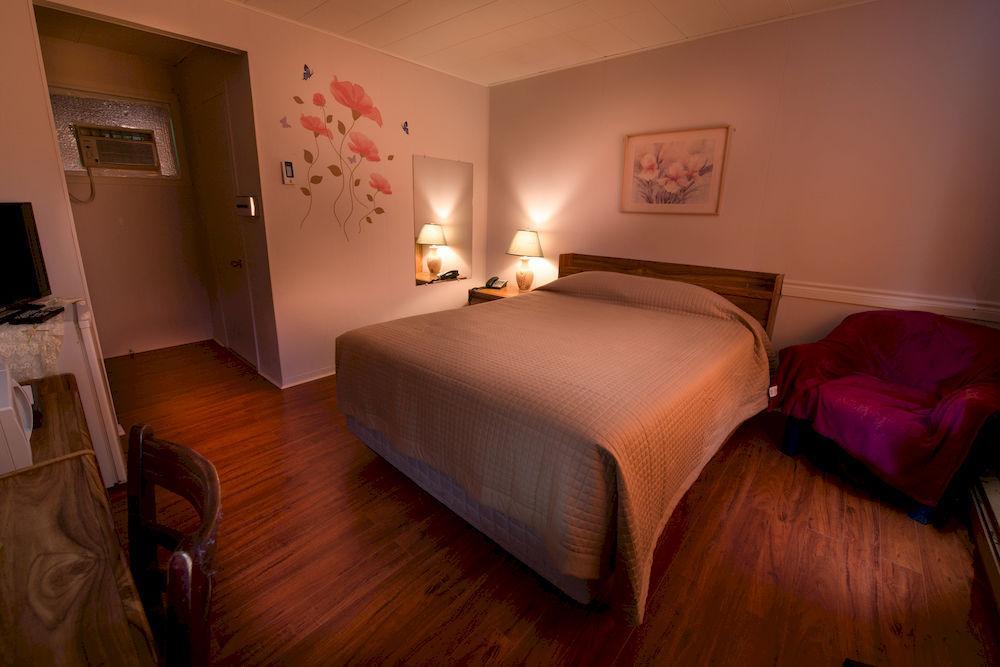 Motel Des Erables Coteau-du-Lac ภายนอก รูปภาพ