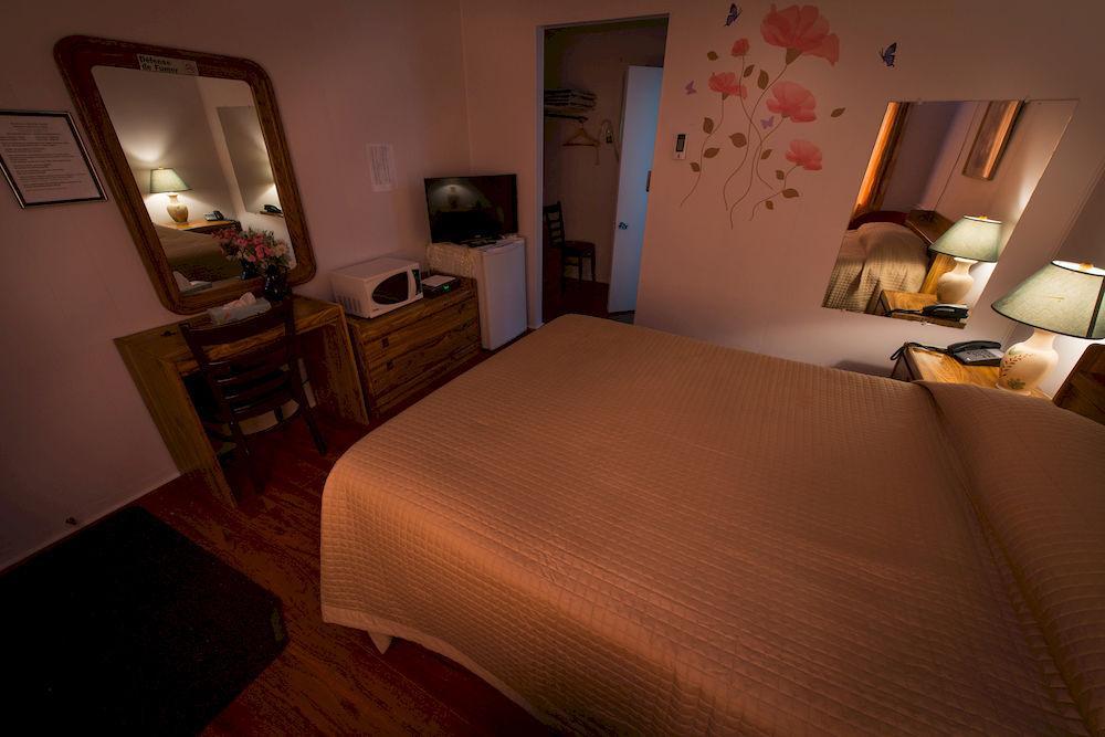 Motel Des Erables Coteau-du-Lac ภายนอก รูปภาพ