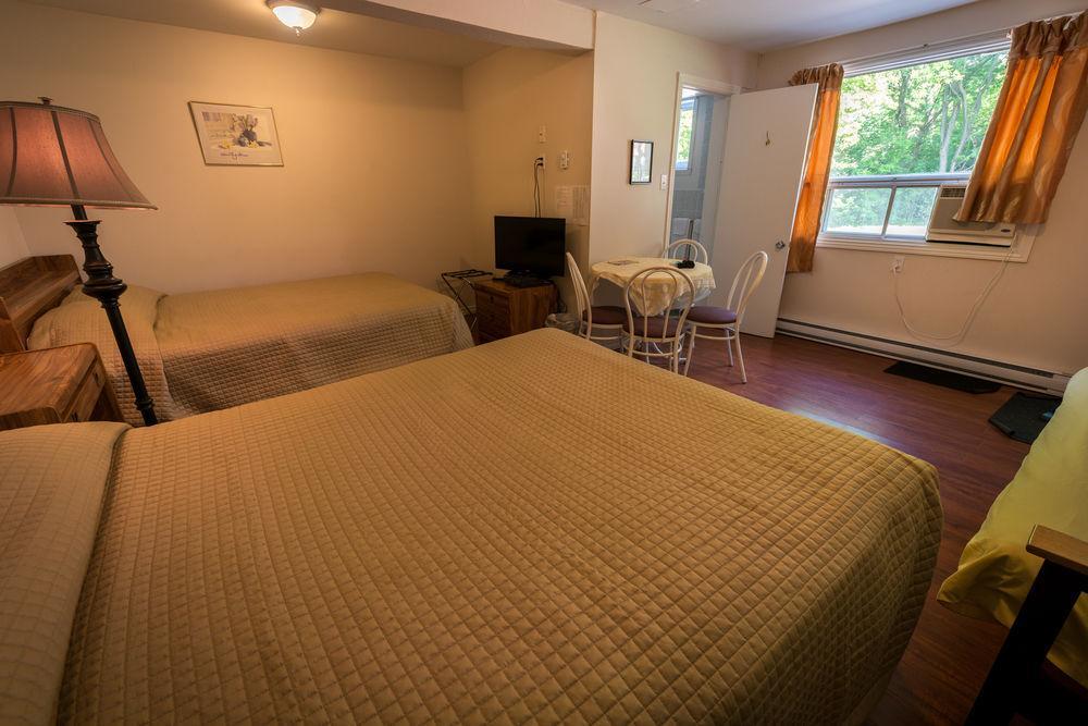 Motel Des Erables Coteau-du-Lac ภายนอก รูปภาพ