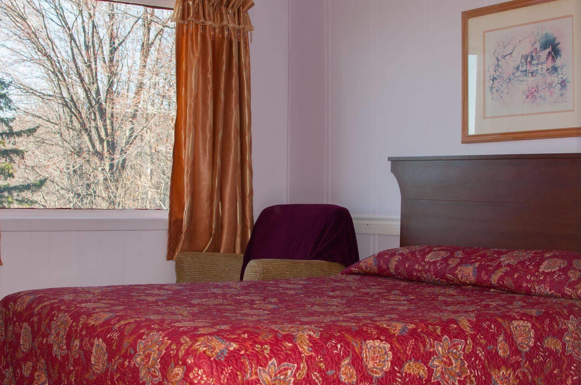 Motel Des Erables Coteau-du-Lac ภายนอก รูปภาพ