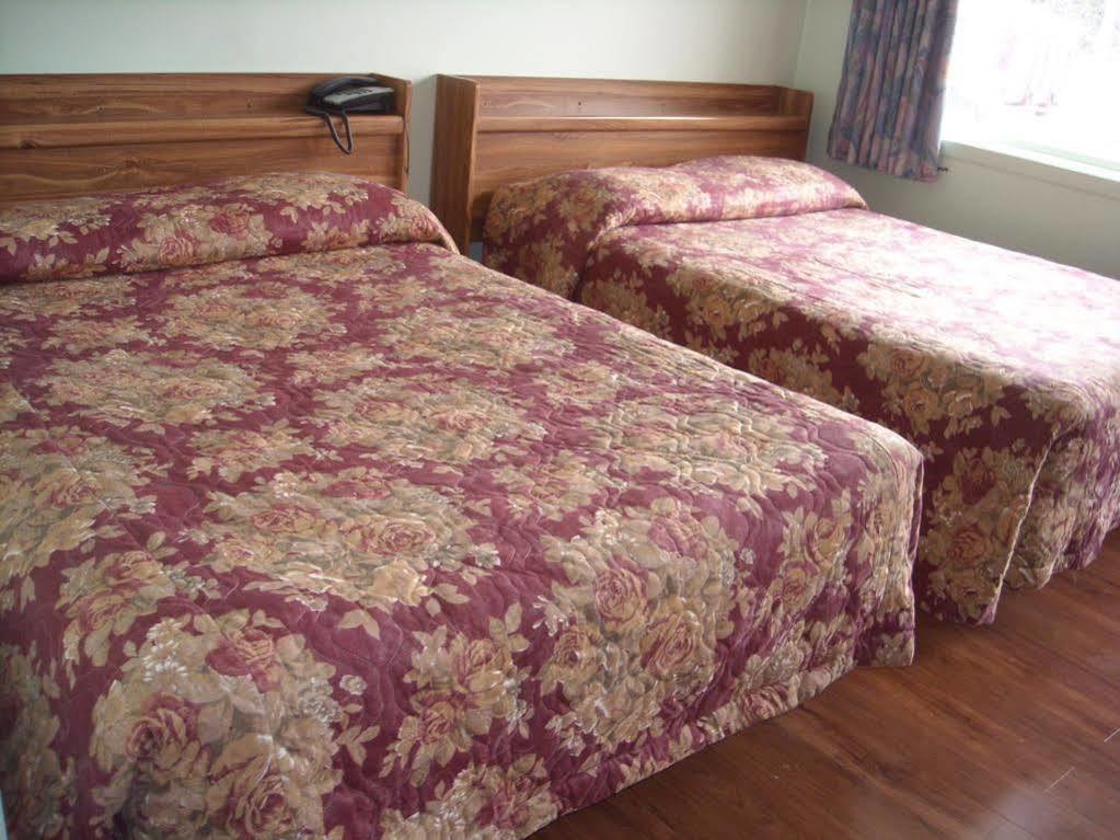Motel Des Erables Coteau-du-Lac ภายนอก รูปภาพ